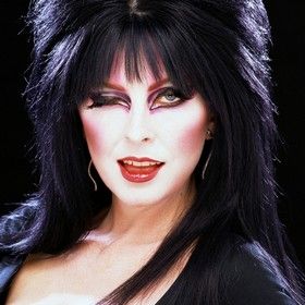 Elvira a sötétség hercegnője (1988)
