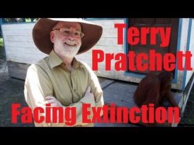 Terry Pratchett - A kihalás szélén (2013)